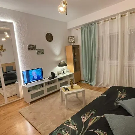 Διαμέρισμα Mirror Chic.