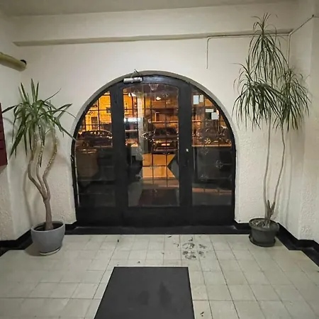 Mirror Chic. Апартаменты Бухарест