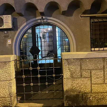 Mirror Chic. Апартаменты