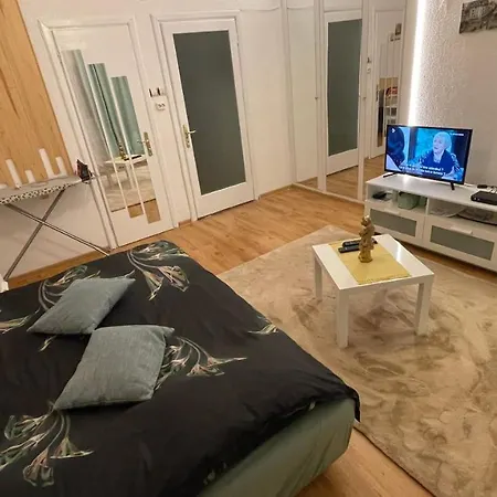 Διαμέρισμα Mirror Chic. Βουκουρέστι