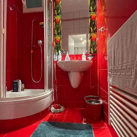 Mirror Chic. *
